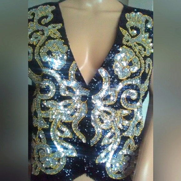 VINTAGE VEST BY BALI CHIC ONE SIZE? ADJ. BELT GOLD BLACK & SILVER BLING BLING !! - Picture 2 of 8